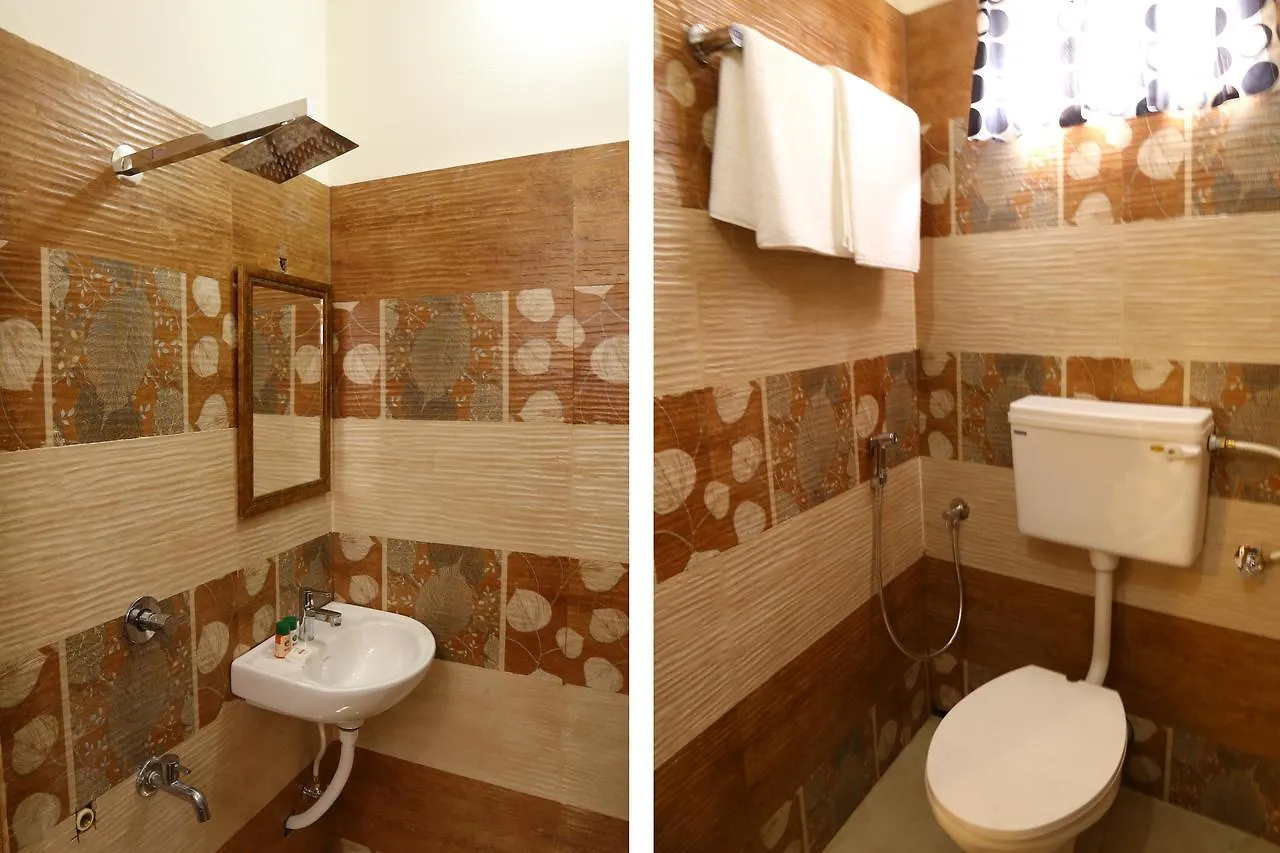 Hotel Oyo 7771 Ern Station Kochi
